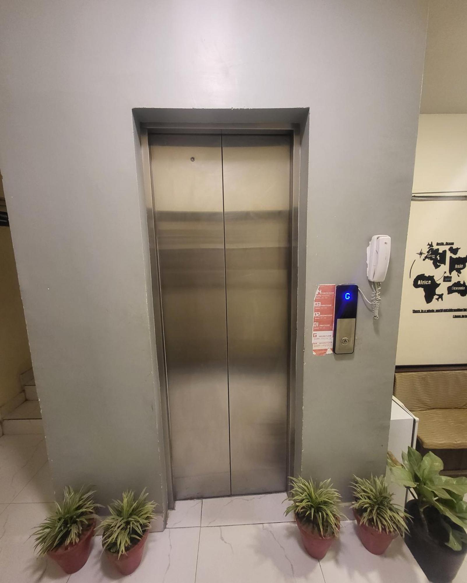 Hotel Rooms Dha Karachi Luaran gambar